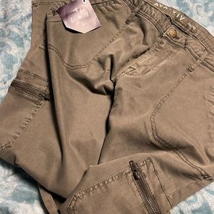 Ava & Viv Utility Jeggings NWT 20W Regular length, Olive green.